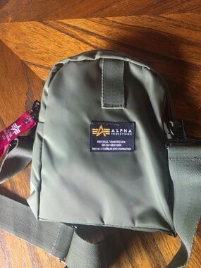 Alpha Industries Crew Carry Bag Olive Crossbody Sling Bag for Men - NWT